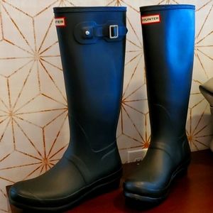Black Hunter boots
